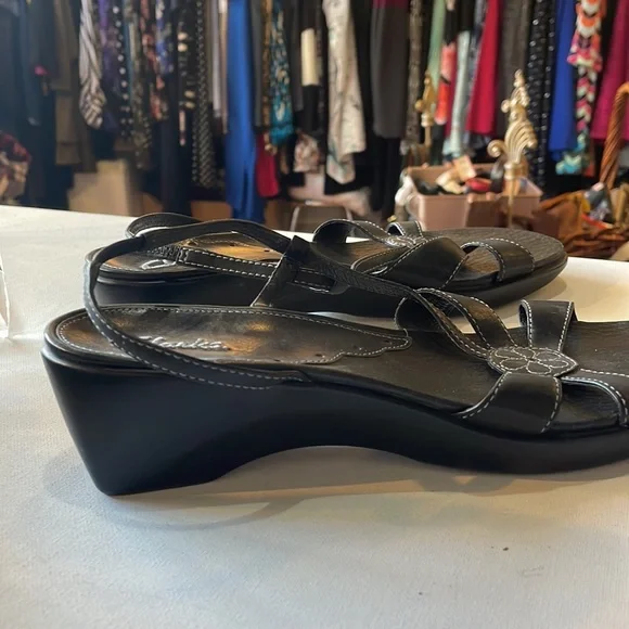 Clarks sandals - Picture 4 of 4